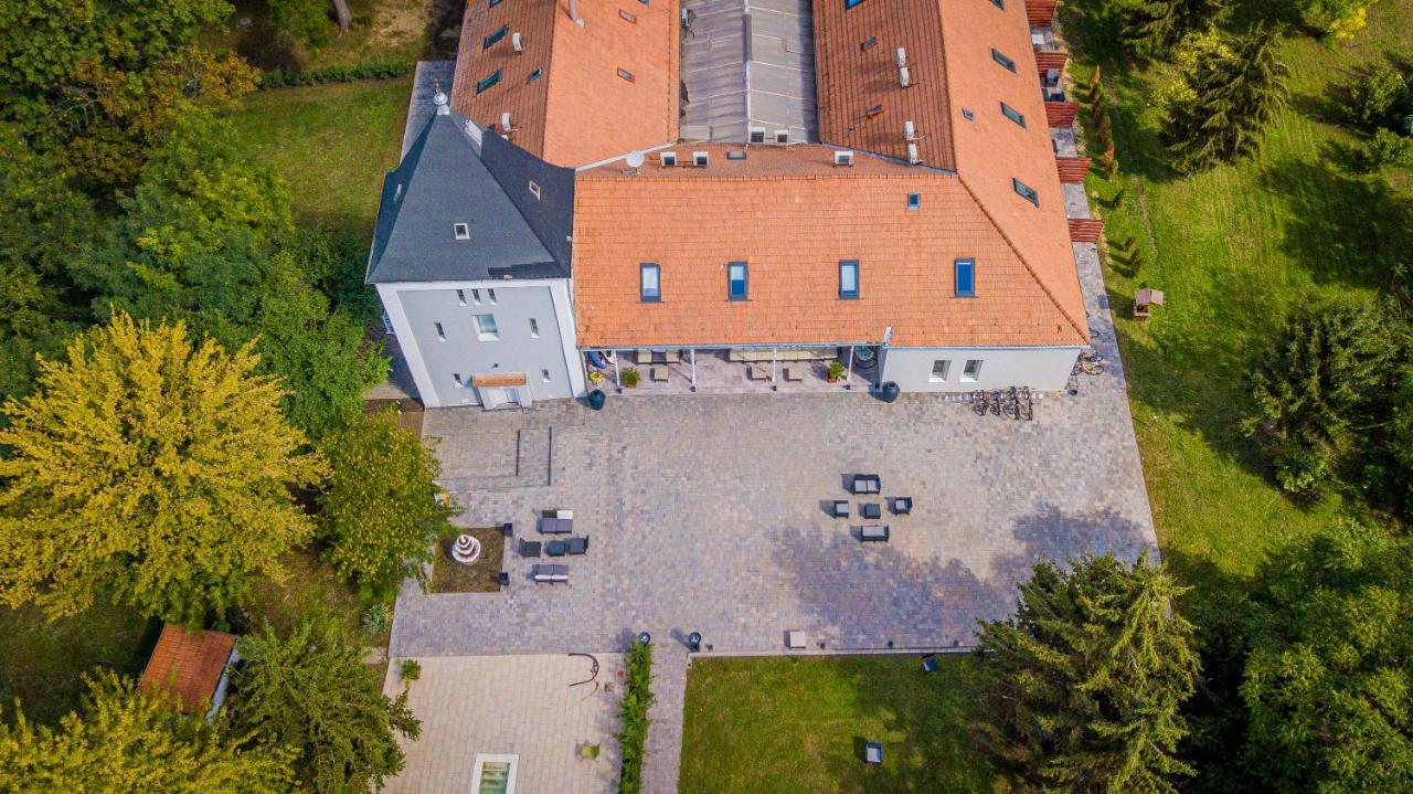 Herczeg Udvarhaz Poroszló Eksteriør bilde